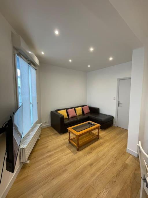 Paris Centre Hopital Percy 2 Pieces Tres Lumineux Grand Apartment